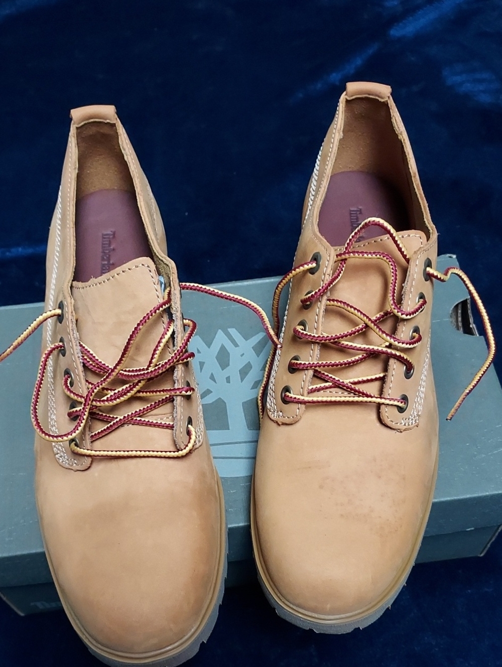 Timberland Womens Tan Chukka Boots with Red Accent Laces. Never Worn